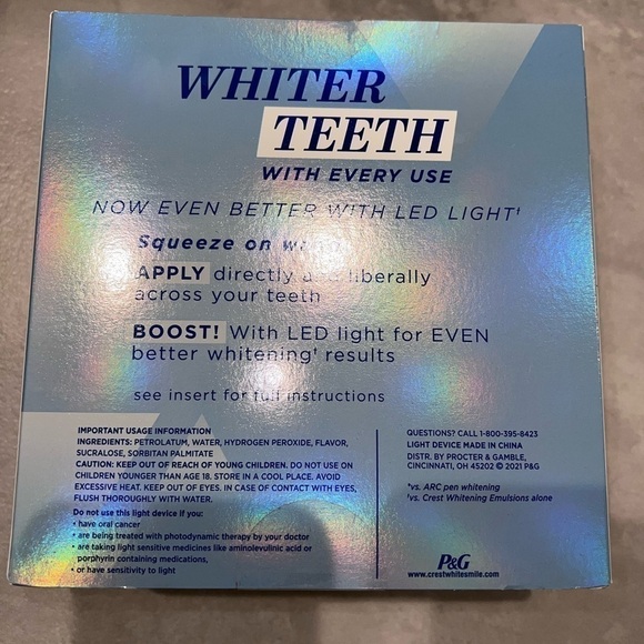 NWT Crest Whitening Emulsions Leave-on Teeth Whitening Kit with LED Light - Picture 5 of 6